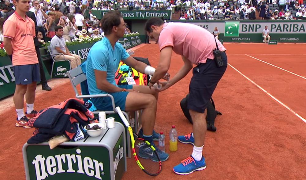 Nadal touché aux poignets 