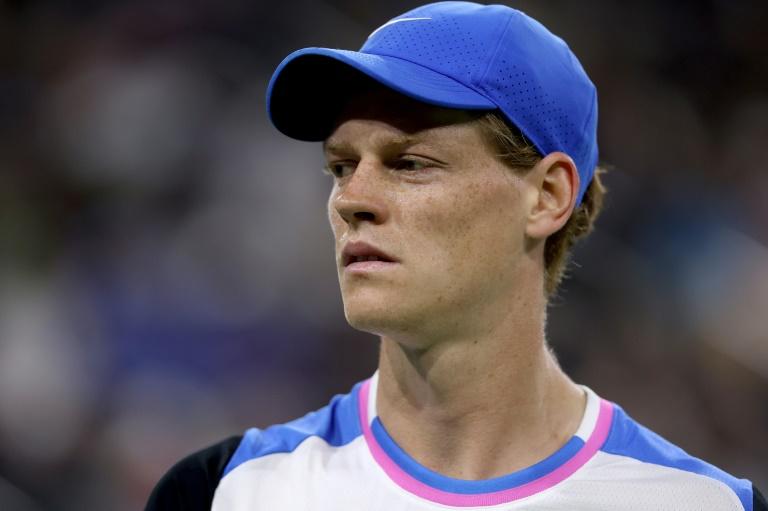 Djokovic, Federer, Nadal ? Sinner calme le jeu après sa victoire écrasante à Pékin