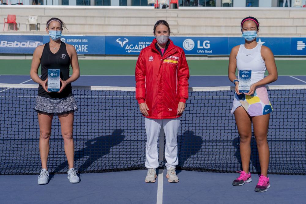 Alexandra Eala, gagnante des Petits As en 2018, remporte, à l'âge de 15 ans, son premier titre professionnel à l'ITF 15k de Manacor.