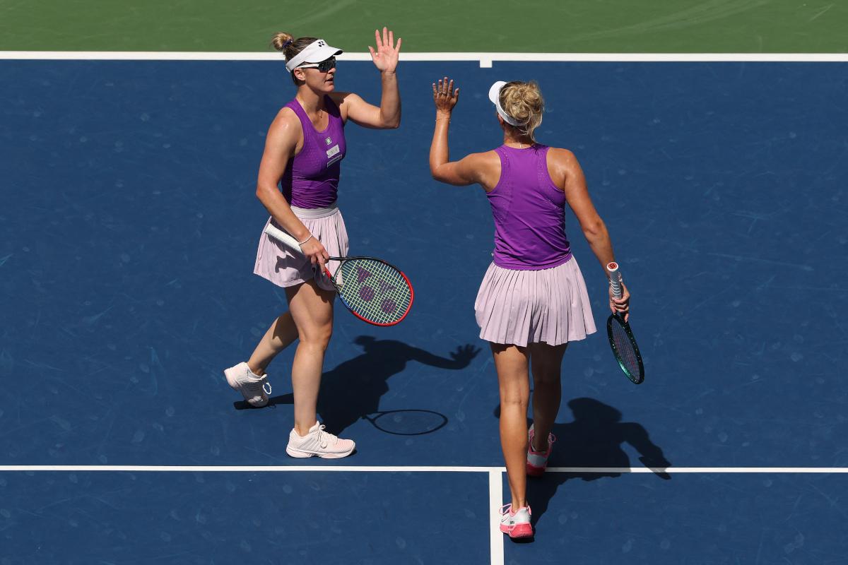 Дабровски и Рутлифф выиграли женский парный разряд US Open, победив первых сеянных Таунсенд и Синякову