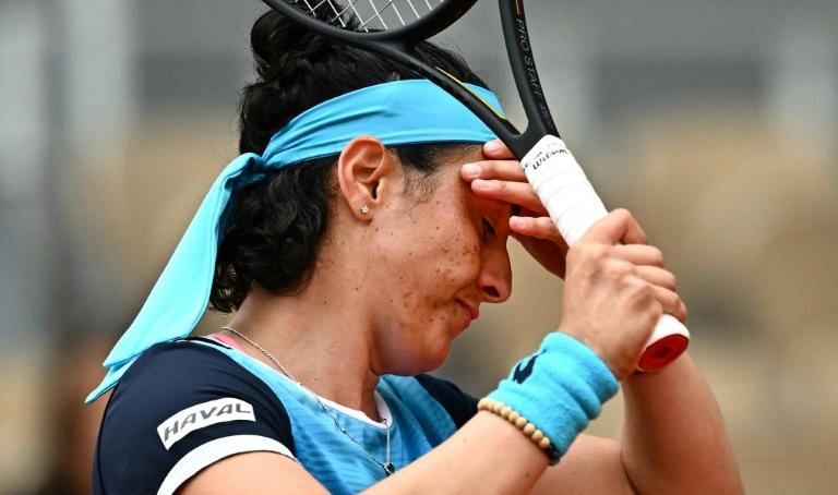 Jabeur s’incline une nouvelle fois face à Vondroušová sur gazon