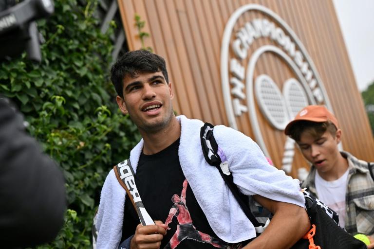 Vidéo - Alcaraz est arrivé au Queen’s, moins d’une semaine après son titre à Roland-Garros