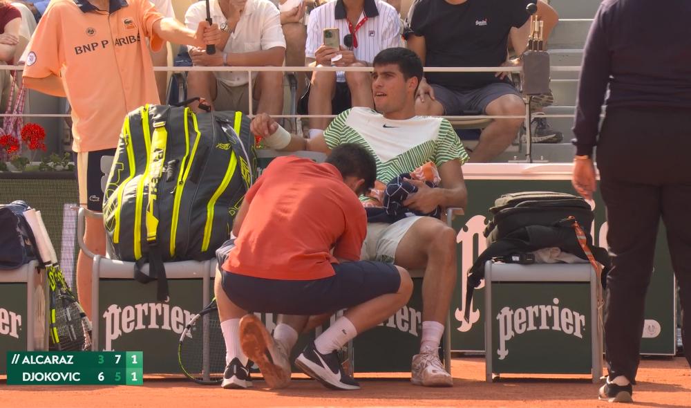 Alcaraz victime de crampes face à Djokovic !