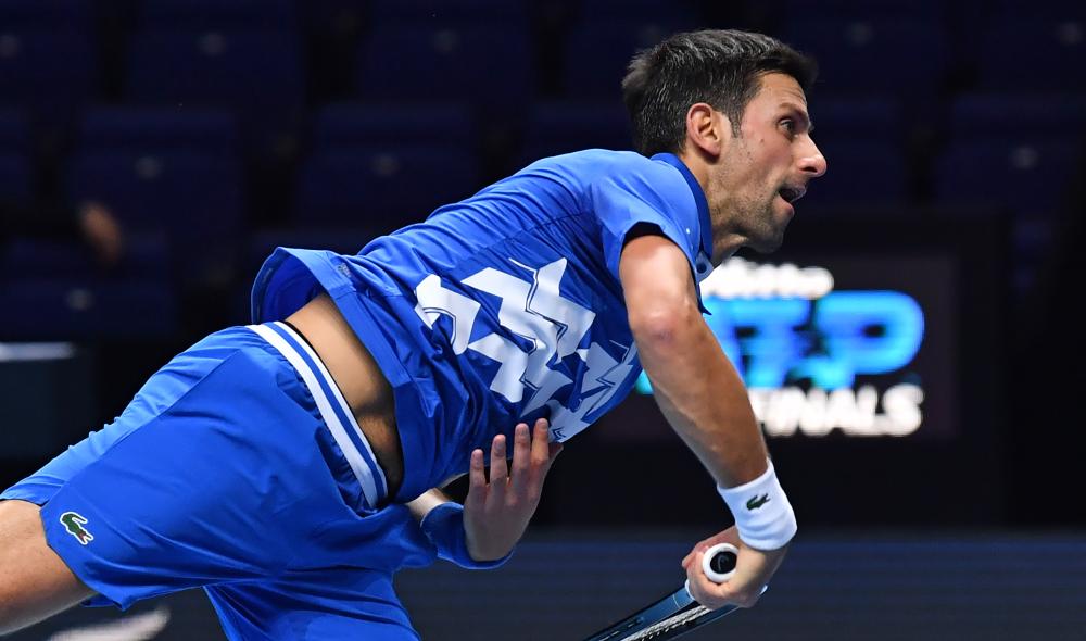 Djokovic saves 4 match points to earn the 2nd set against Thiem in London 