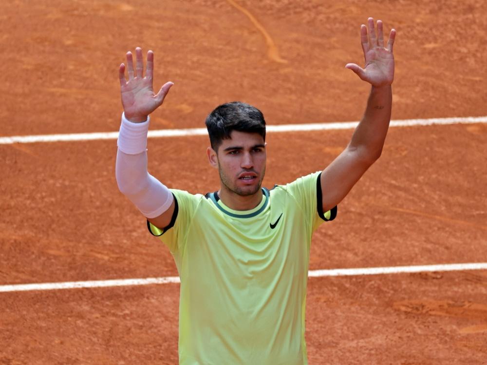 Алькараc легко почав захист титулу на Ролан-Гаррос