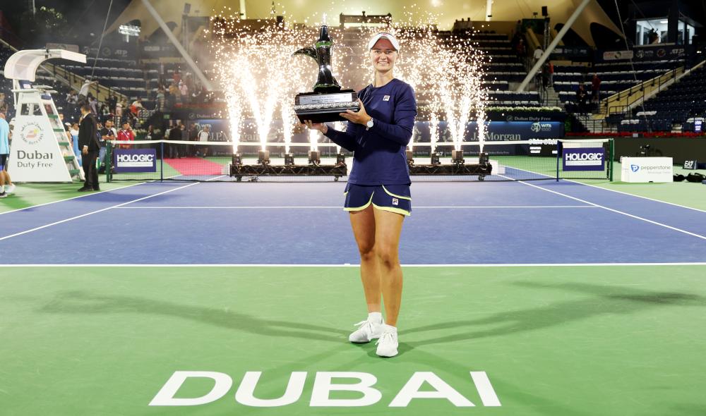 Krejcikova terrasse Swiatek et s'offre le titre à Dubaï 