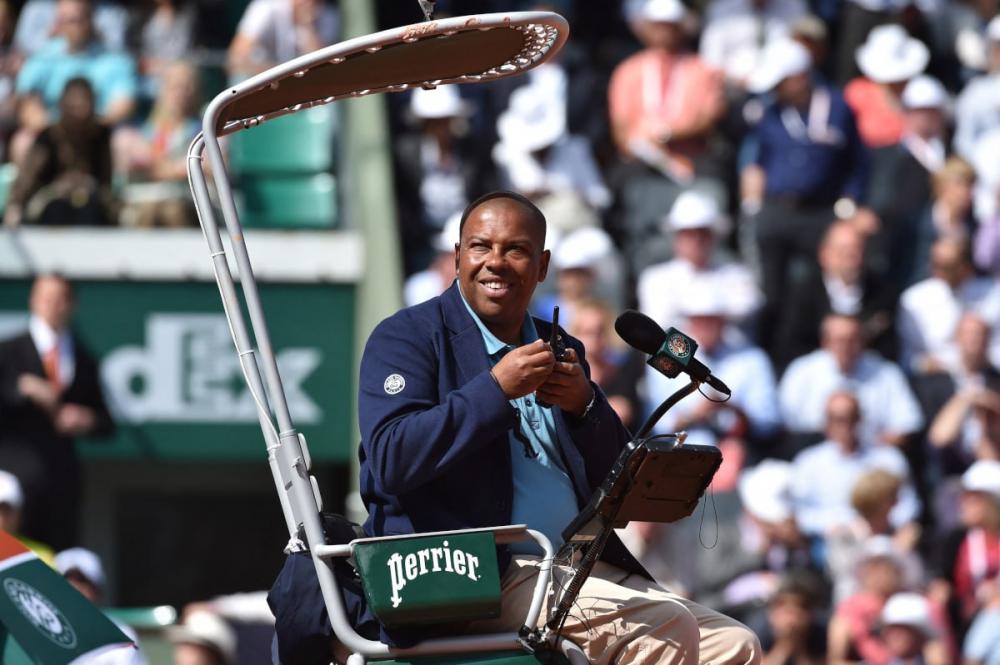Bernardes prend sa retraite après plus de trente ans en tant qu'arbitre de chaise