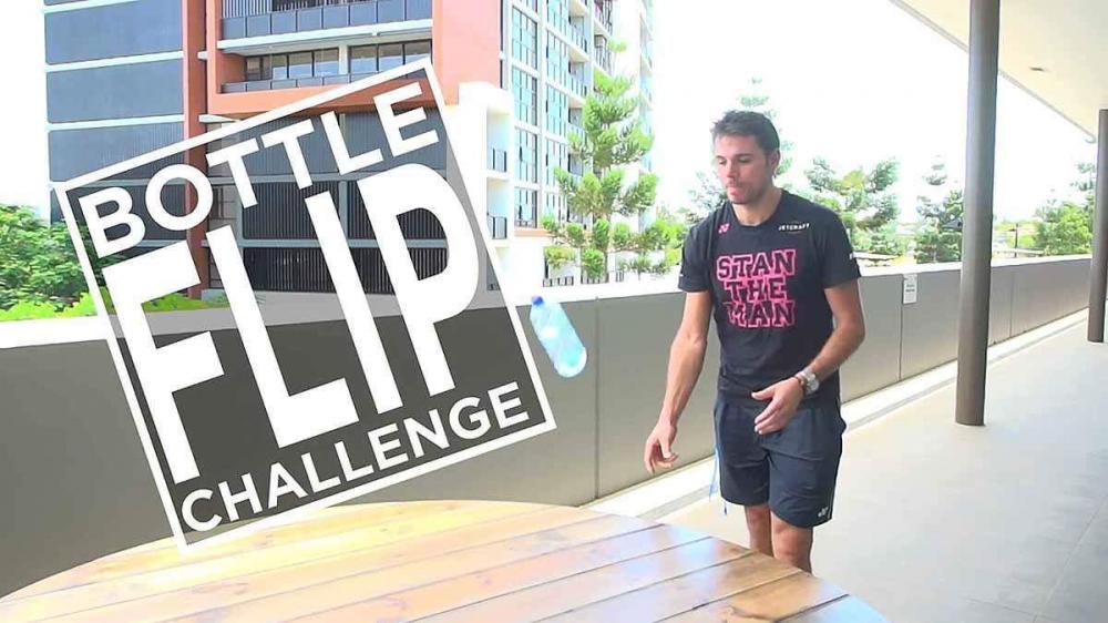 Koala dans les bras, Bottle Flip Challenge 