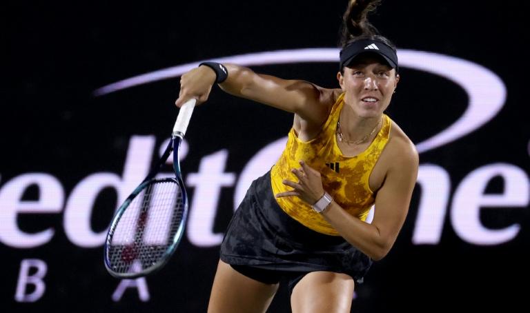 Pegula plie mais ne rompt pas à Charleston ! 