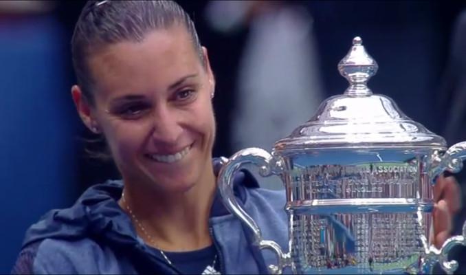 Pennetta radieuse avec son trophée