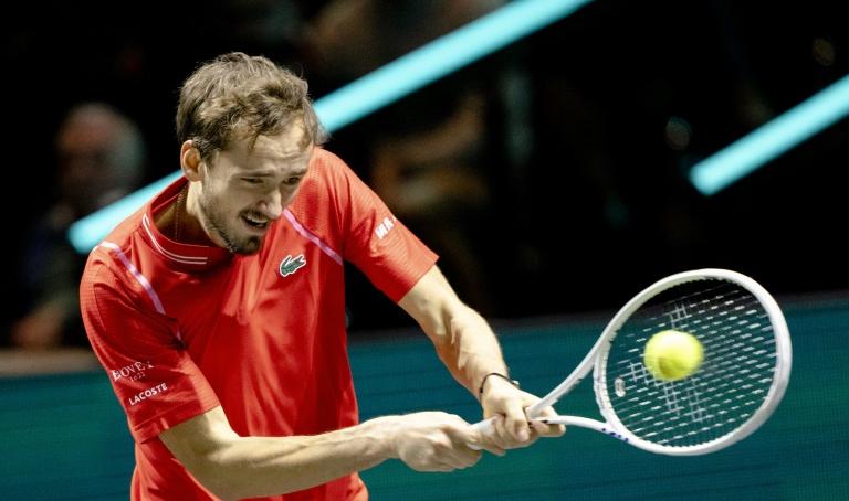 Dans la douleur, Medvedev écarte Wawrinka pour son entrée en lice à Rotterdam