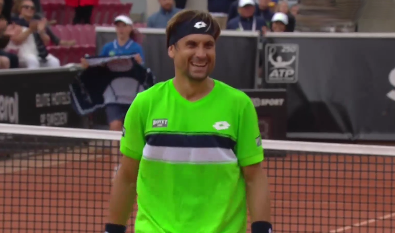 La joie de Ferrer qui s'offre son 1er titre depuis octobre 2015 (Vienne) en s'imposant face à Dolgopolov en finale sur l'ocre de Bastad.