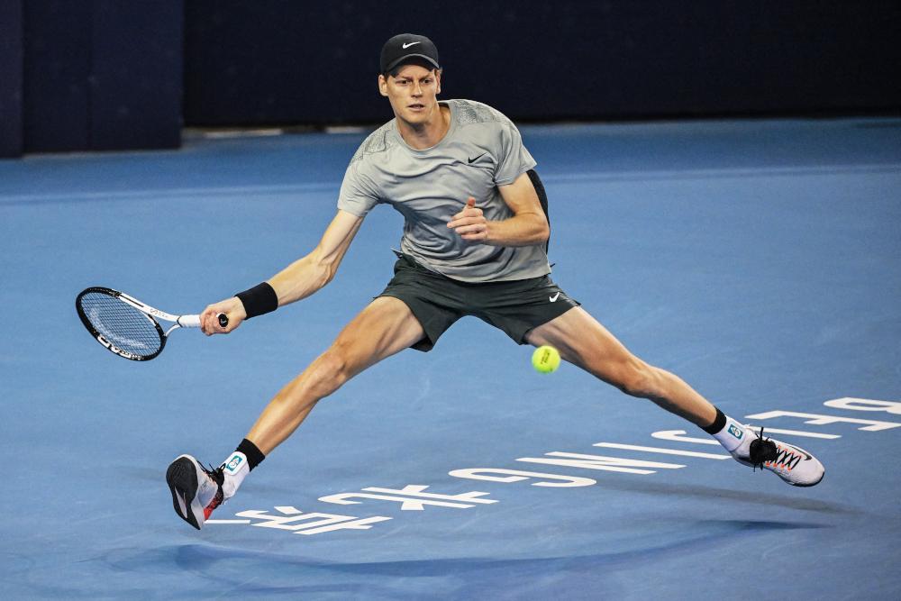 Sinner dompte Machac et attend Djokovic en finale