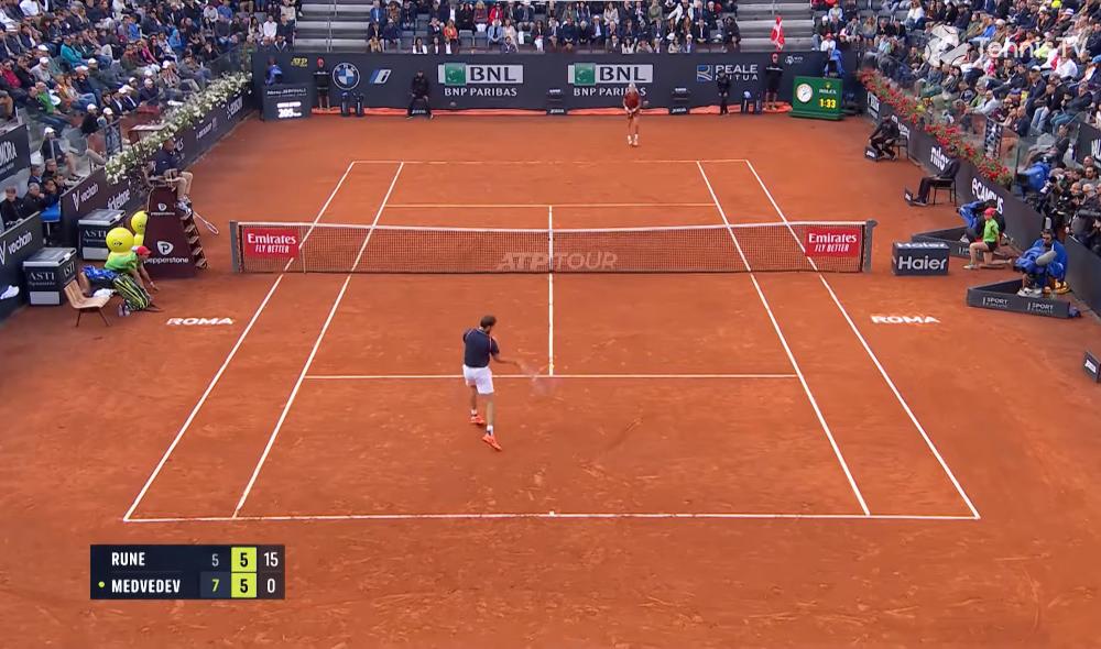 Vidéo - Revivez les temps fort du choc entre Rune et Medvedev en finale de Rome.