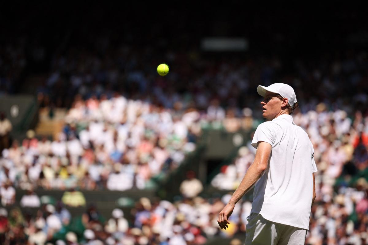 « Paris va l'aider à se convaincre qu'il est au moins aussi fort qu’Alcaraz », Wilander analyse les chances de titre de Sinner à Wimbledon