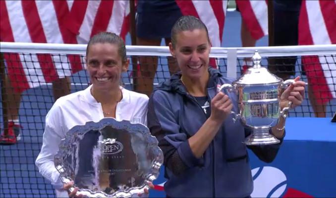 Pennetta : Avec Roberta on a vécu 4 ans dans la même chambre à Rome, à la Fédération. On s'est joué à 9 ans la 1ère fois. Donc c'est fou 