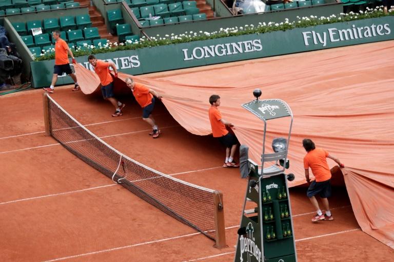 La pluie interrompt les parties à Roland Garros
