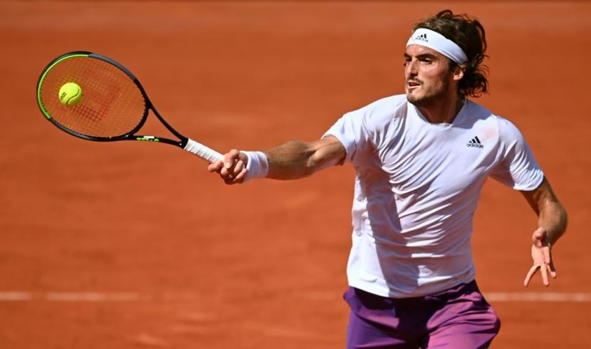 Tsitsipas prend les commandes face à Zverev