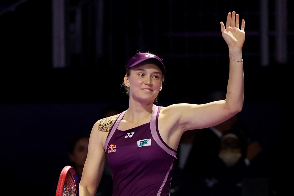 Impériale, Rybakina triomphe aux WTA Finals contre Sabalenka !