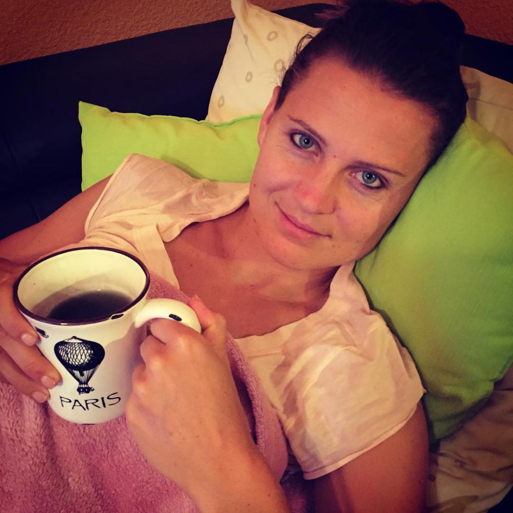 Safarova, hospitalisée pour une infection, est de retour chez elle. Elle se sent beaucoup mieux et espère revenir bientôt sur les courts 