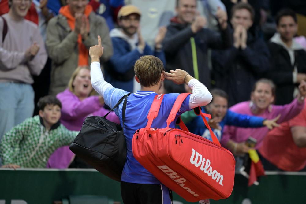 Goffin tire la sonnette d’alarme après sa victoire dans une ambiance plus qu'hostile : “Ça va trop loin, c’est de l’irrespect total”