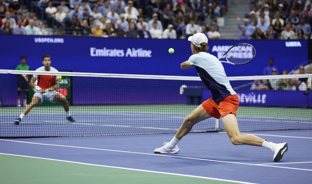 La finale de l’US Open entre Sinner et Alcaraz se jouera dans des conditions indoor