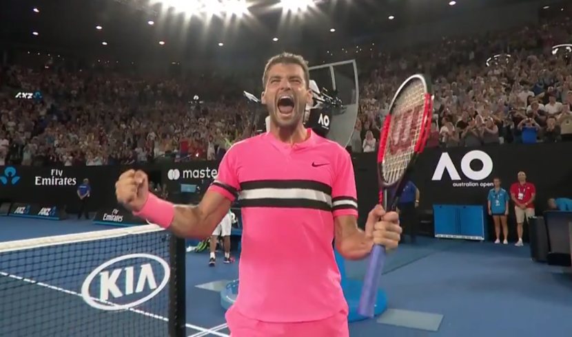 Dimitrov s'en sort in extremis et hurle son soulagement 