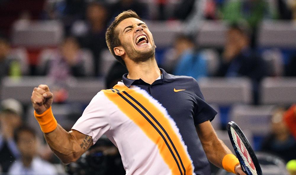 Coric stoppe Federer et rejoint Djokovic en finale à Shanghai 