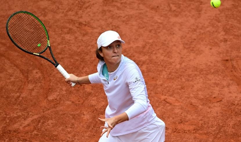 C'est parti entre Swiatek et Kenin en finale de Roland Garros