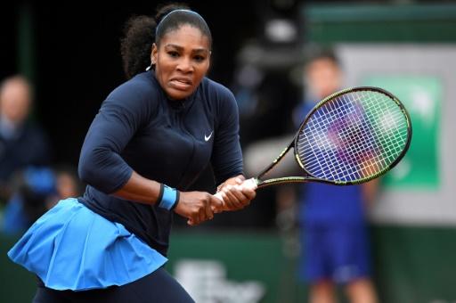 C'est parti entre S. Williams et Muguruza en finale de Roland Garros 
