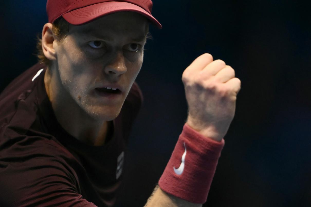 Vidéo - Le lob décisif de Sinner qui a fait basculer la première manche de la finale du Masters