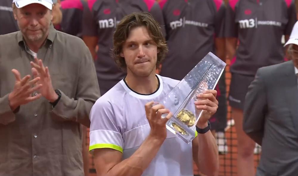 Jarry croque Dimitrov pour s'offrir le titre à Genève 