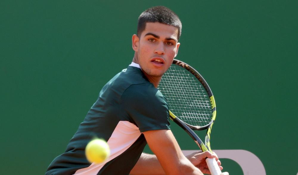 Alcaraz (après sa victoire sur Tsitsipas) : Je joue à un niveau incroyable et je pense que je suis prêt pour aller chercher le titre