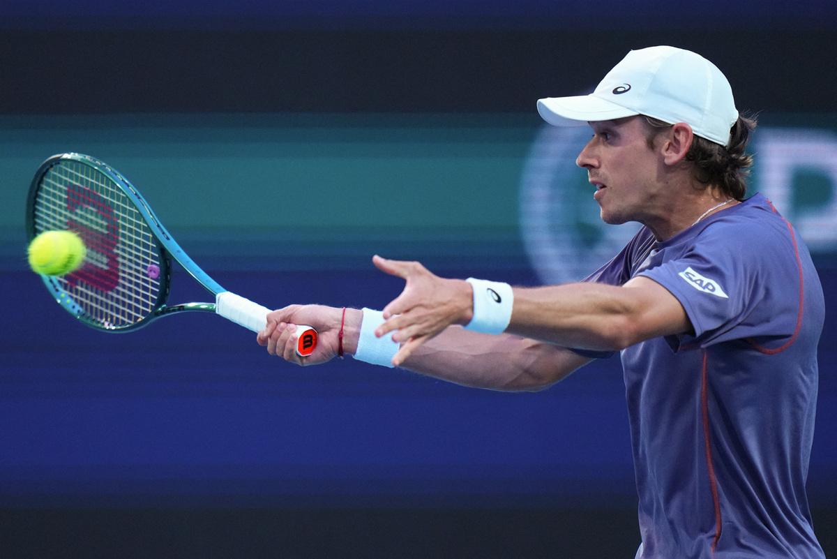 De Minaur Hewitt-in izi ilə Masters 1000-də