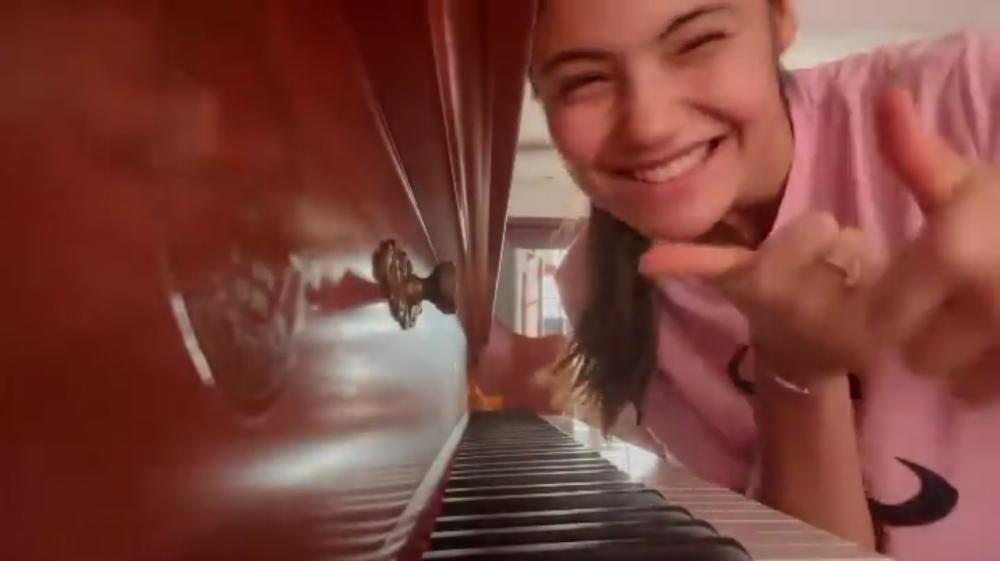 Quand Raducanu troque sa raquette contre... un piano !