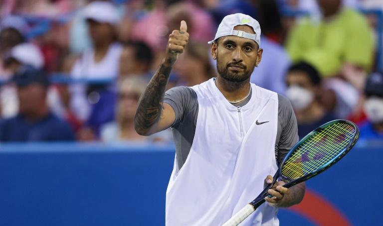 Video - Lunart ögonblick i Shanghai: när Kyrgios utmanar sitt eget serve i hopp om att den ska vara fel