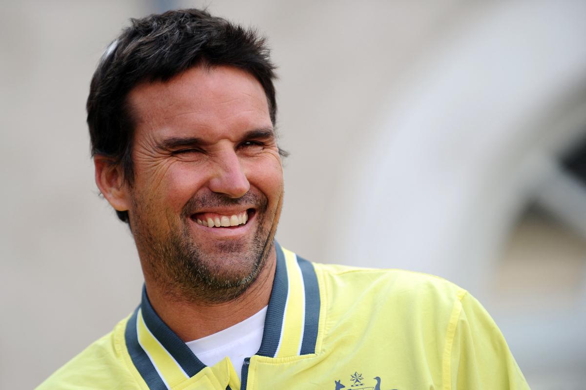 Rafter öz keçmiş rəqibləri Aqassi və Sampirası müqayisə edir: Andre Hollivudu tennisə gətirdi, Piti isə daha sakit və təvazökar idi