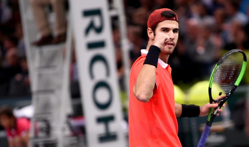 Khachanov a sauvé 5 balles de match face à Kohlschreiber à Moscou avant de convertir sa 1ère opportunité sur une double faute adverse.