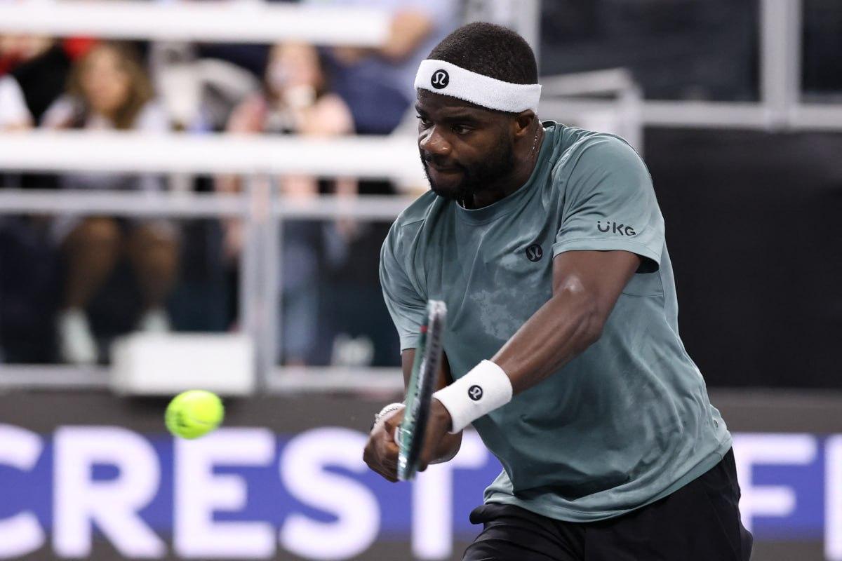 Vidéo - Quand Tiafoe oublie ses raquettes au vestiaire