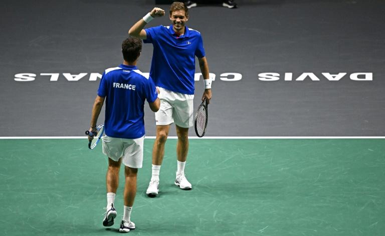 Mahut et Roger-Vasselin font le boulot de justesse face à Taïwan.