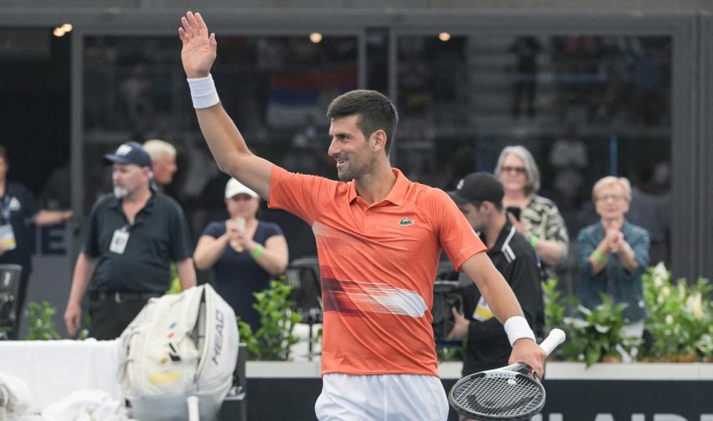 Djokovic sauve une balle de match pour remporter le titre face à Korda à Adélaïde