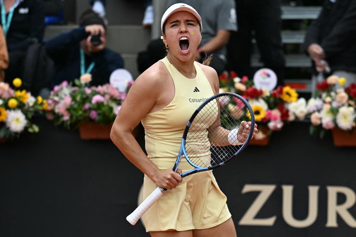 أوسوريو تتوج للمرة الثالثة في مسيرتها ببوغوتا