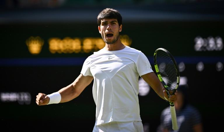 Alcaraz beats Djokovic to win his 1st Wimbledon!