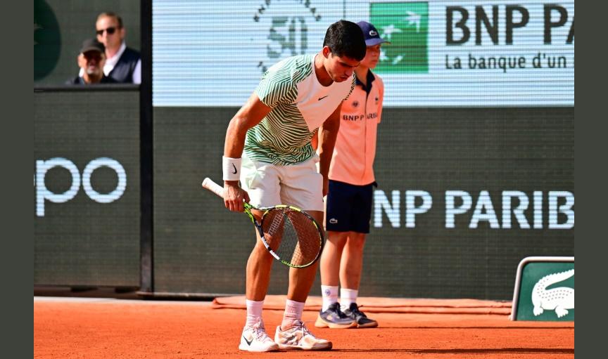 Forget : C'est une énorme défaillance pour Alcaraz. Après seulement 2h27 de jeu, avoir des crampes partout à ne plus pouvoir mettre un pied devant l'autre. Il va falloir se poser des questions. Pourquoi, alors qu'il domine physiquement, en 2 points, hop, c'est terminé 