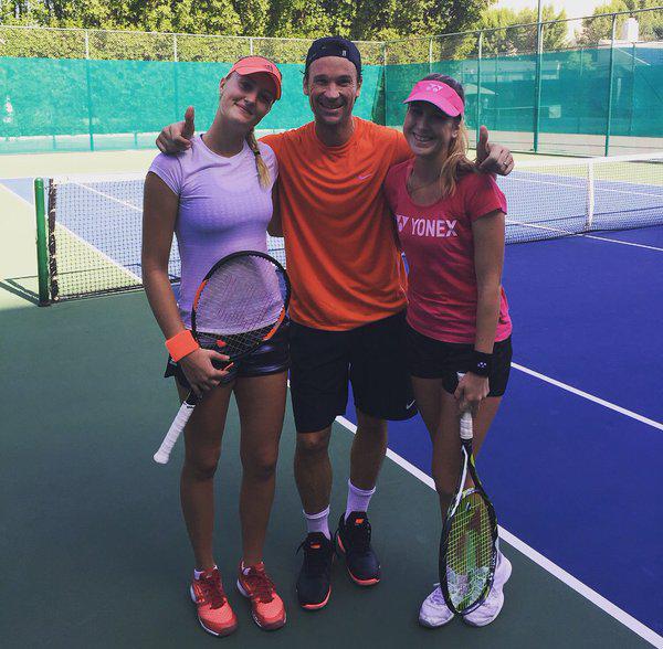 Bencic et Mladenovic avec Moya en partenaire d'entrainement de luxe