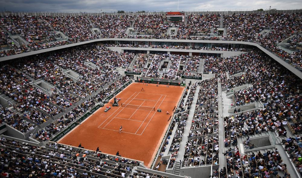 Djokovic-Thiem reprendra à 12h00 (locales) samedi sur le Chatrier