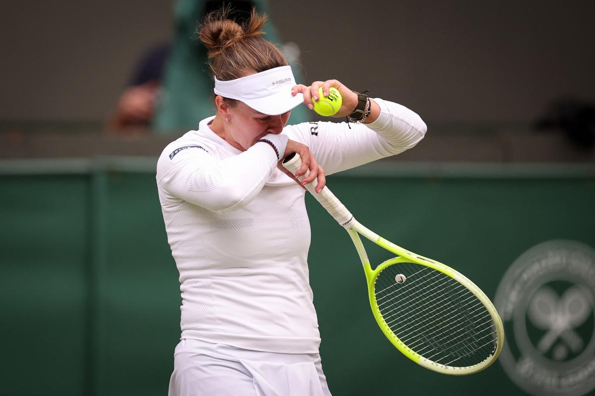 « Elle fait encore mal », Krejcikova réagit à son élimination au 3e tour et à son forfait en double