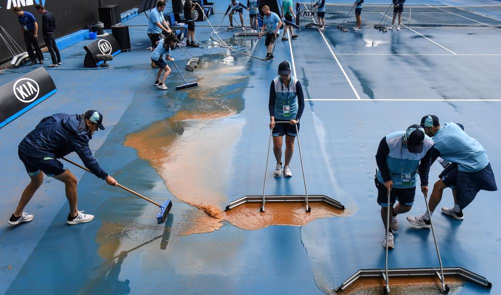 Après la fumée, le sable a perturbé le programme jeudi à Melbourne