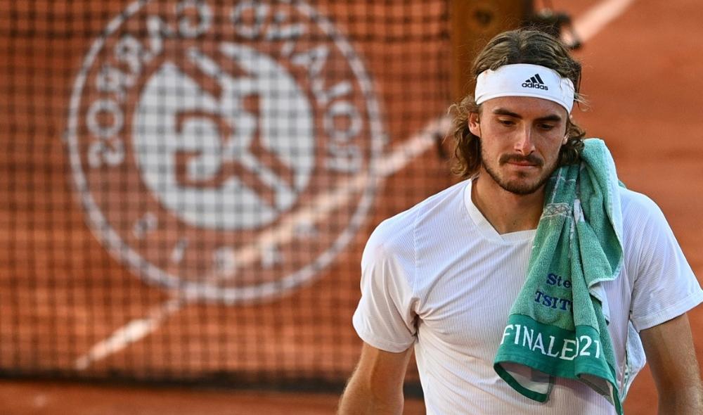 Tsitsipas endeuillé
